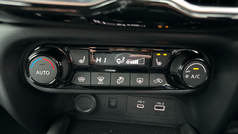 Nissan Juke 1.0 DiG-T Tekna+ 5dr DCT Petrol Hatchback